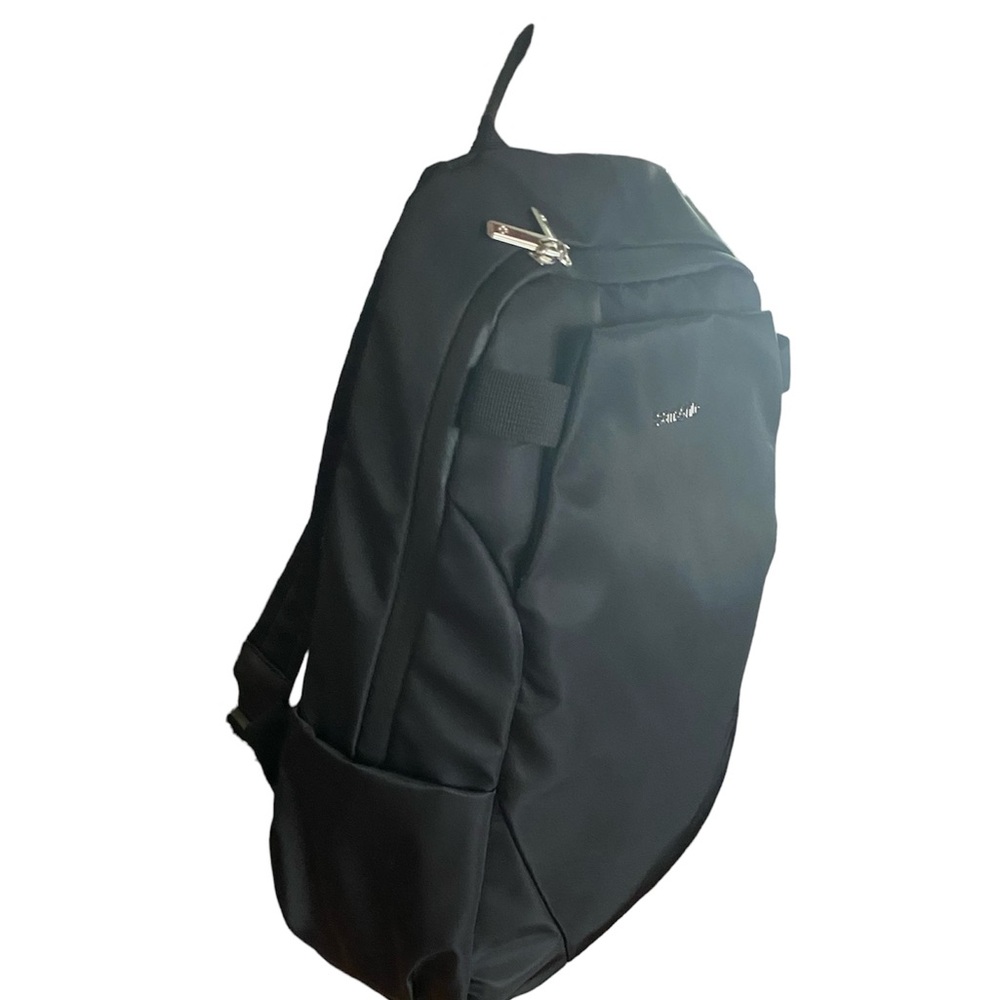 New🔥 Samsonite backpack medium size for city, college and travel. Unisex.Black